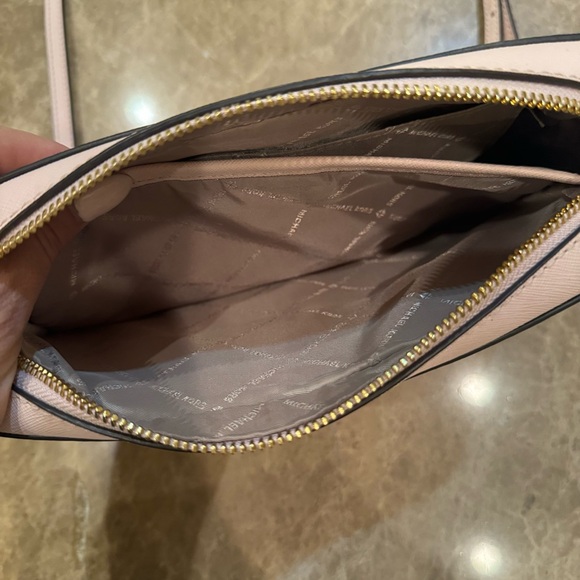 Michael Kors Jet Set Crossbody - Picture 4 of 6